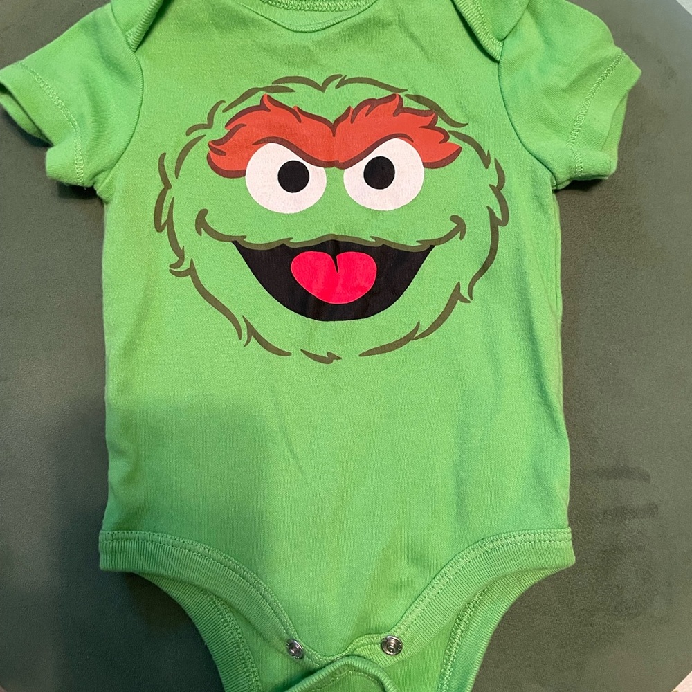 Sesame Street Oscar and Big Bird Bodysuits - Green and Yellow - Picture 4 of 5